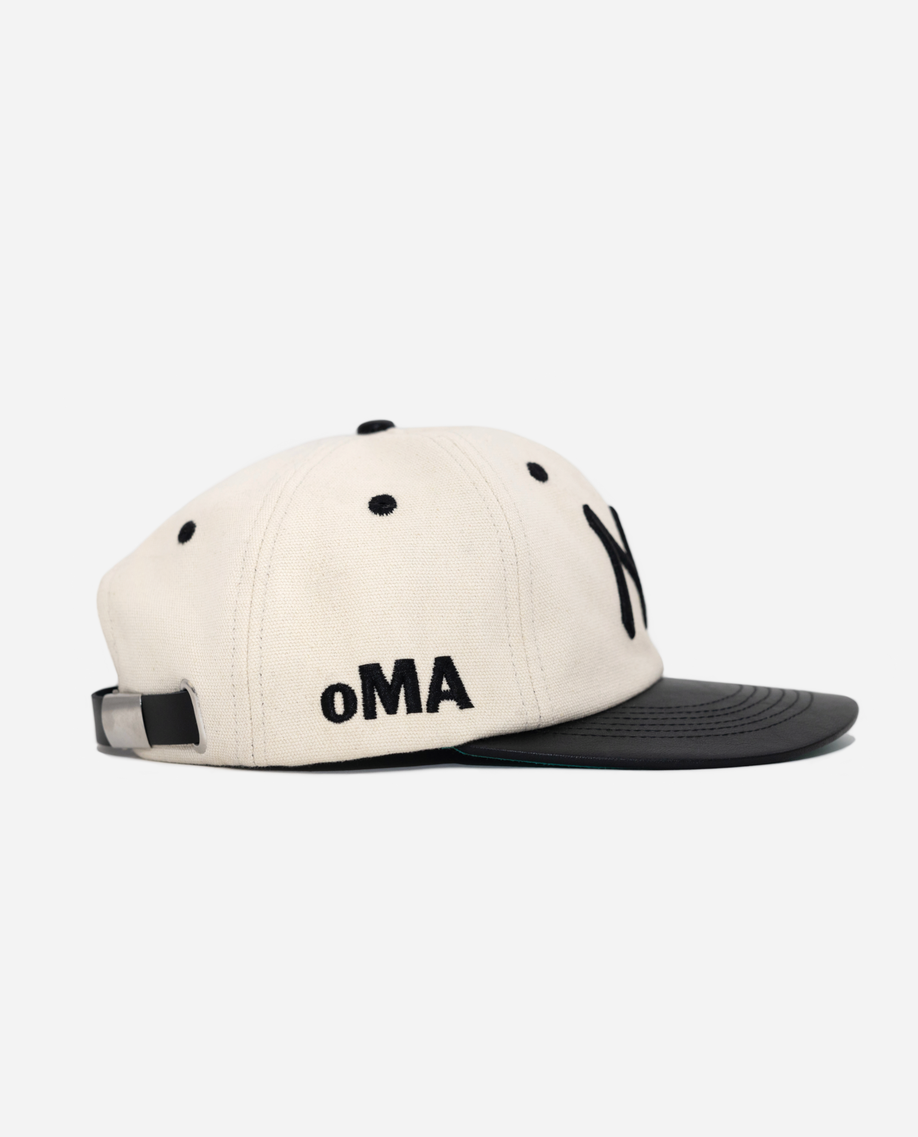 oMA NEW YORK HAT (IVORY/BLACK LEATHER)